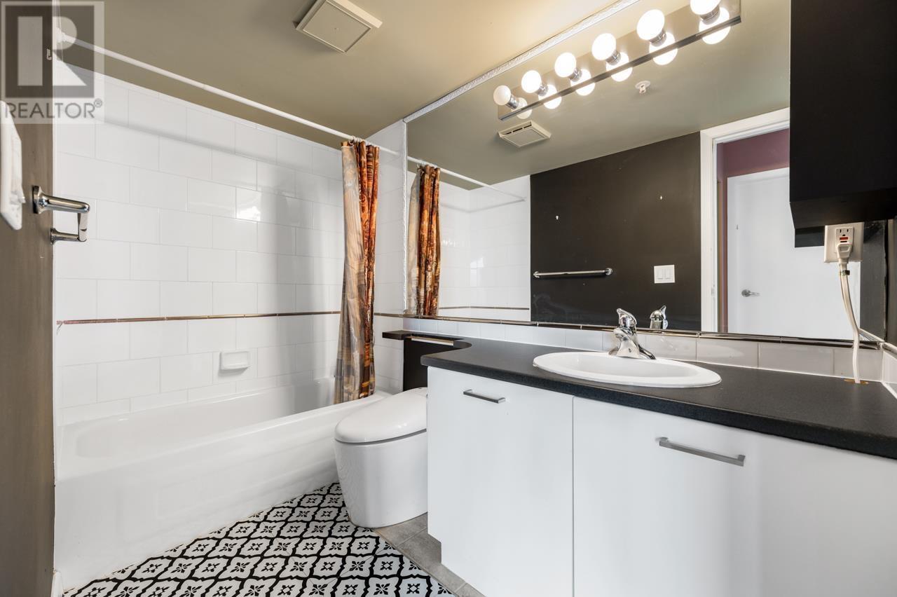 Listing Picture 8 of 11 : 2703 1331 W GEORGIA STREET, Vancouver / 溫哥華 - 魯藝地產 Yvonne Lu Group - MLS Medallion Club Member