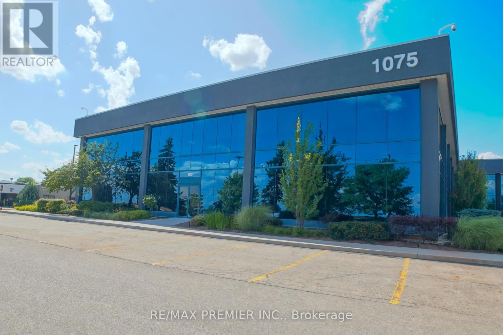 100-25 - 1075 North Service Road, Oakville (Glen Abbey), Ontario  L6M 2G2 - Photo 1 - W9233832