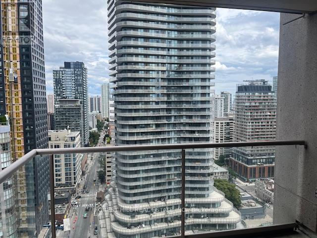 2706 - 925 Bay Street, Toronto, Ontario  M5S 3L4 - Photo 22 - C9270739