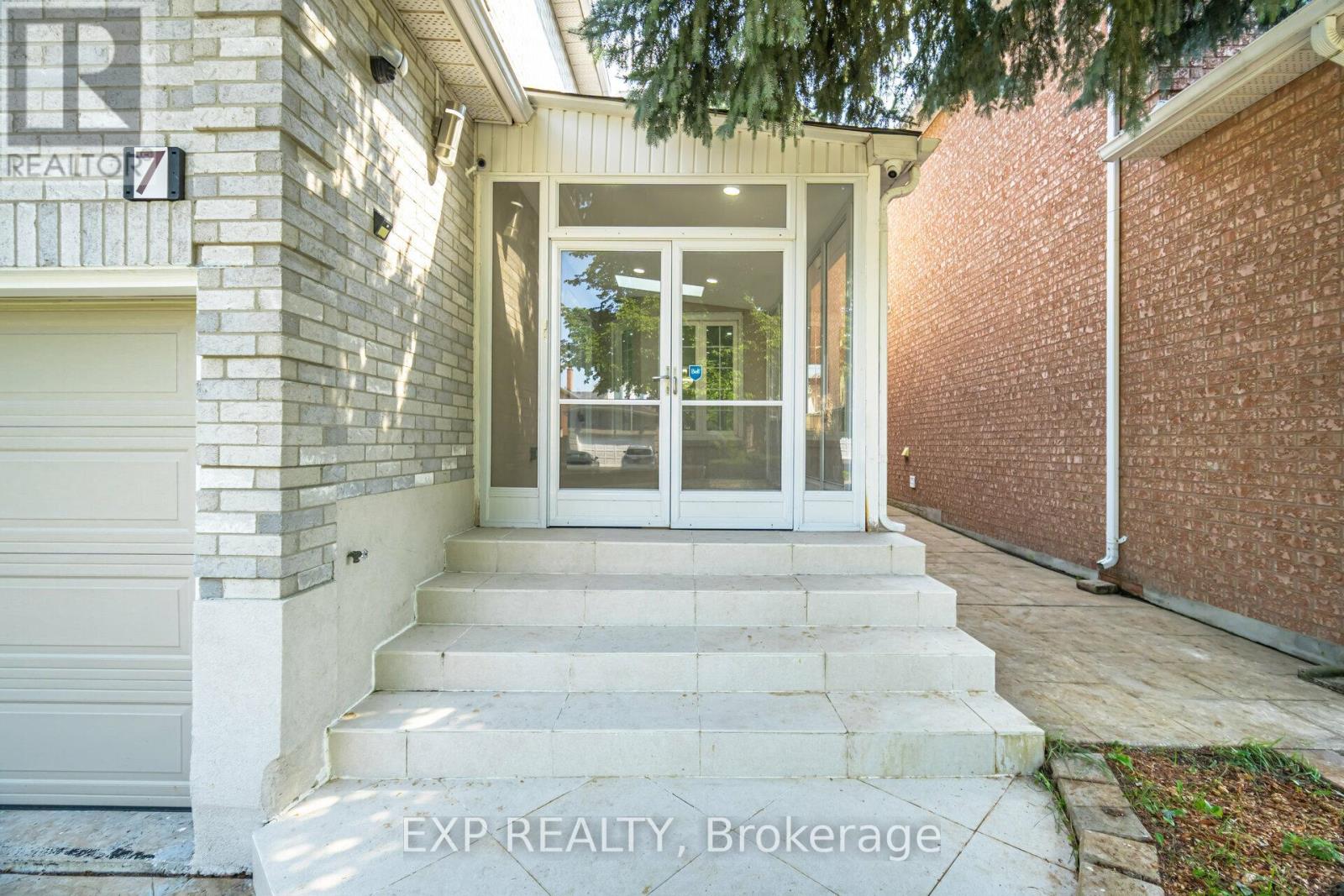 7 Glenbury Drive, Vaughan (Brownridge), Ontario  L4J 7X5 - Photo 2 - N9270760