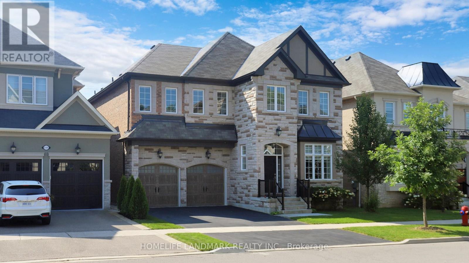 105 BRIDGEPOINTE COURT, aurora, Ontario