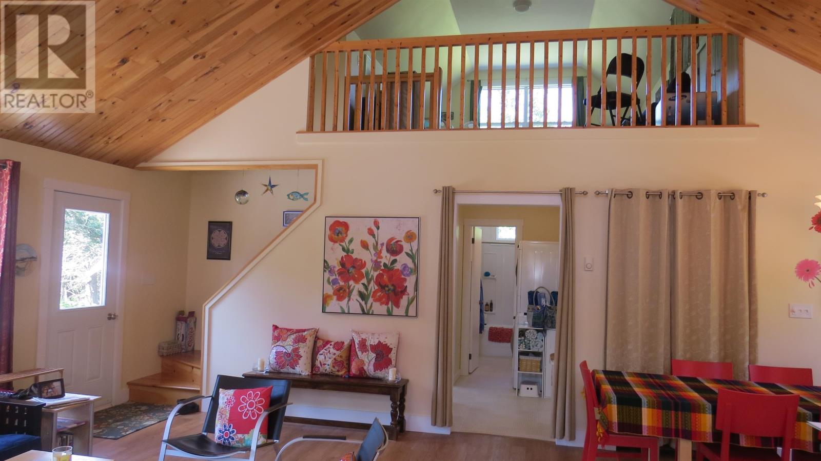 Property at 76 Peters Crescent image 4