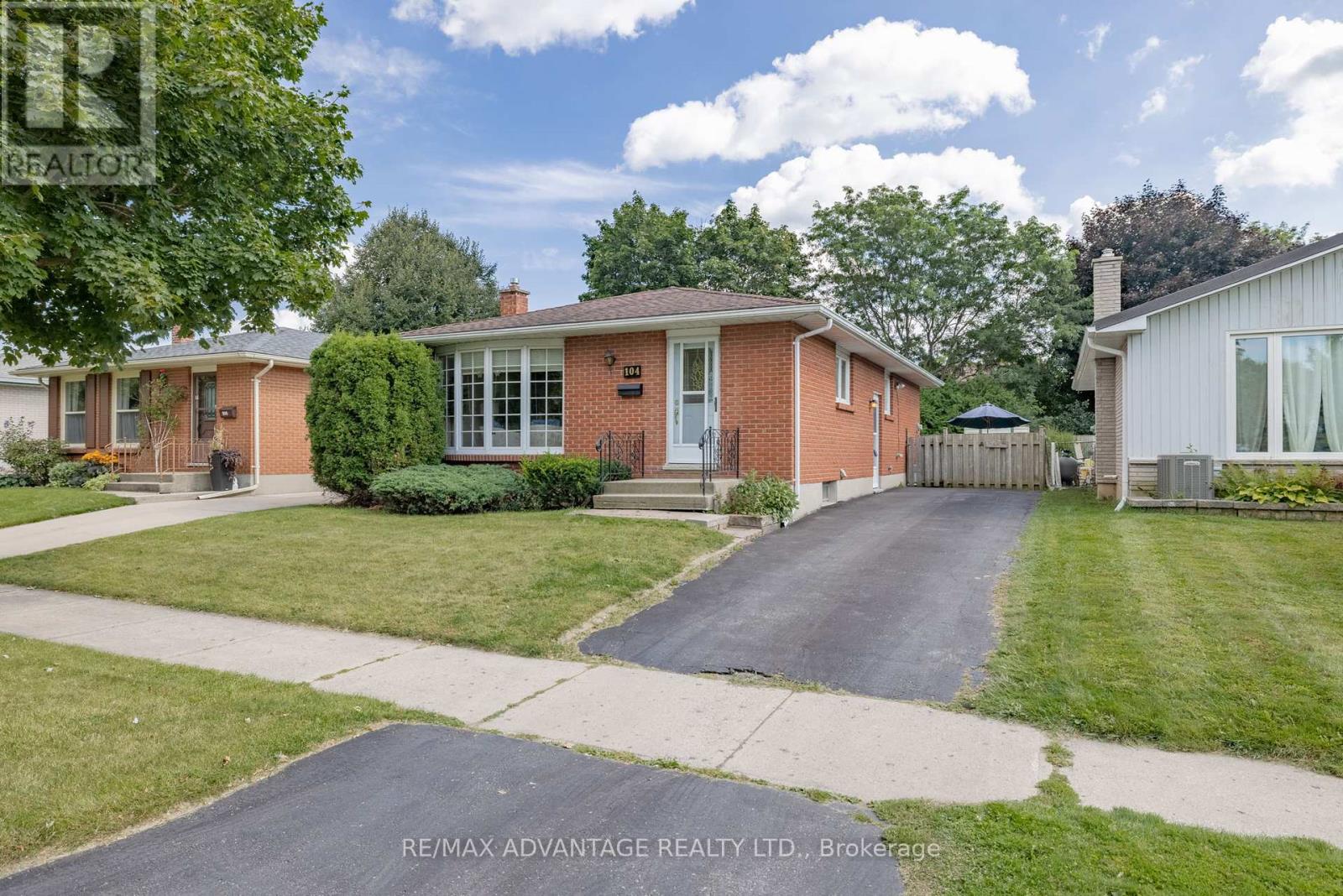 104 Harding Crescent, London, Ontario  N6E 1G3 - Photo 2 - X9270883