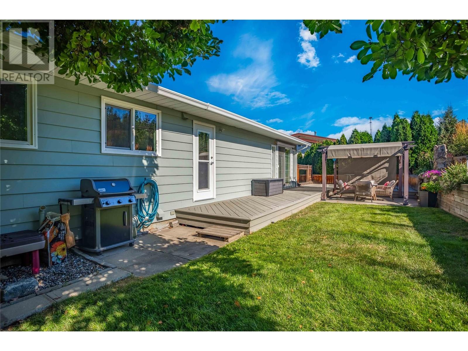 842 Mckenzie Road, Kelowna, British Columbia  V1X 2B3 - Photo 38 - 10322667