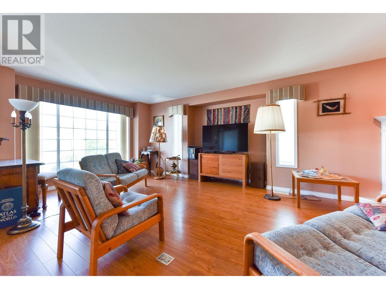 Property at 505 Redwing Drive image 2