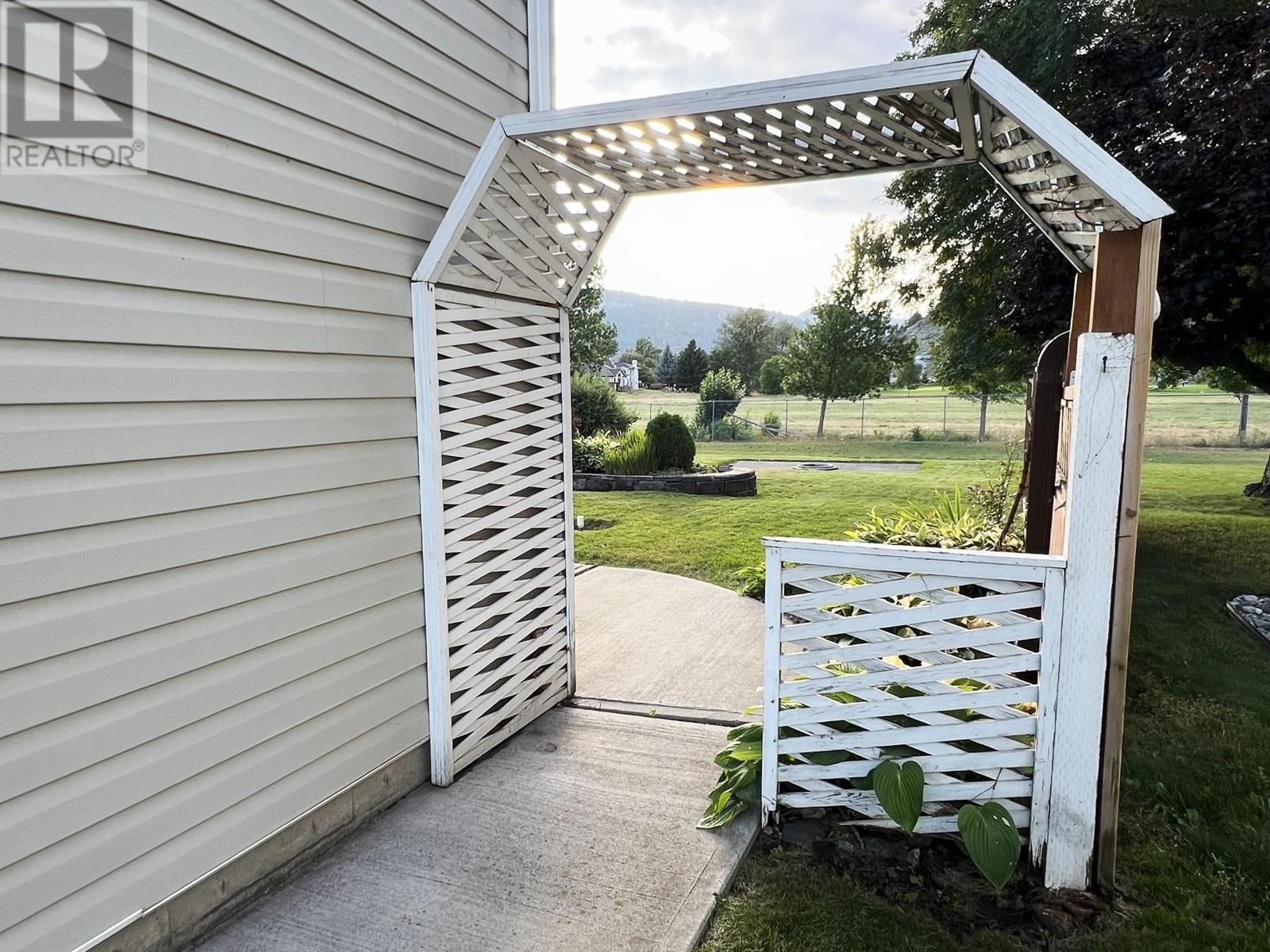 2265 Cleasby Street, Merritt, British Columbia  V1K 1R6 - Photo 2 - 180571