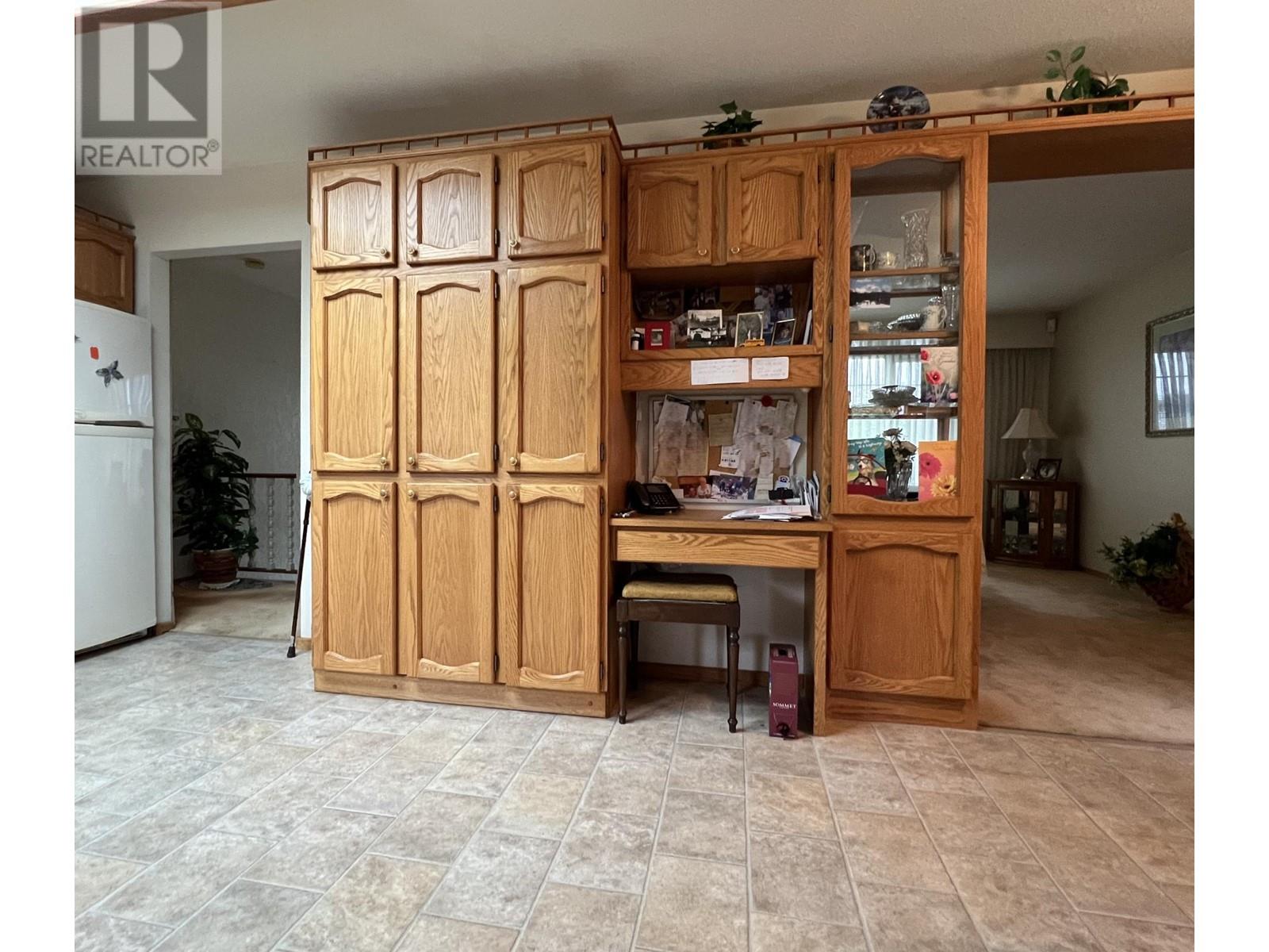 2265 Cleasby Street, Merritt, British Columbia  V1K 1R6 - Photo 4 - 180571