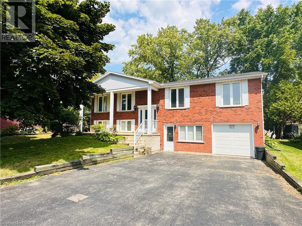 5 ILONA Court, brantford, Ontario