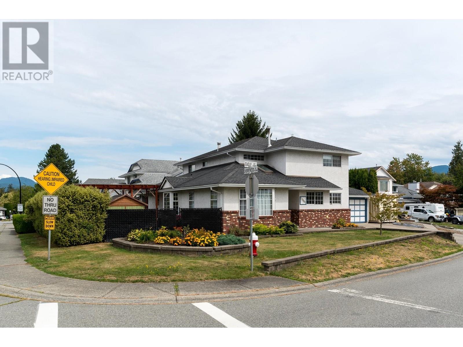 23067 Eagle Avenue, Maple Ridge, British Columbia  V2X 0B5 - Photo 2 - R2918554