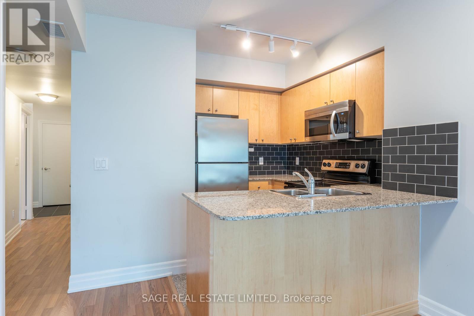 411 - 8 Scollard Street, Toronto, Ontario  M5R 1M2 - Photo 3 - C9263053