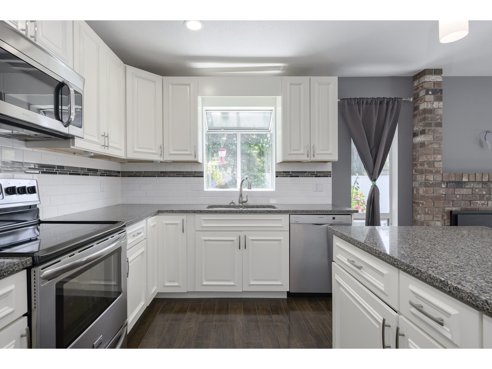 Property at 5962 SOUTHPARK CLOSE image 3