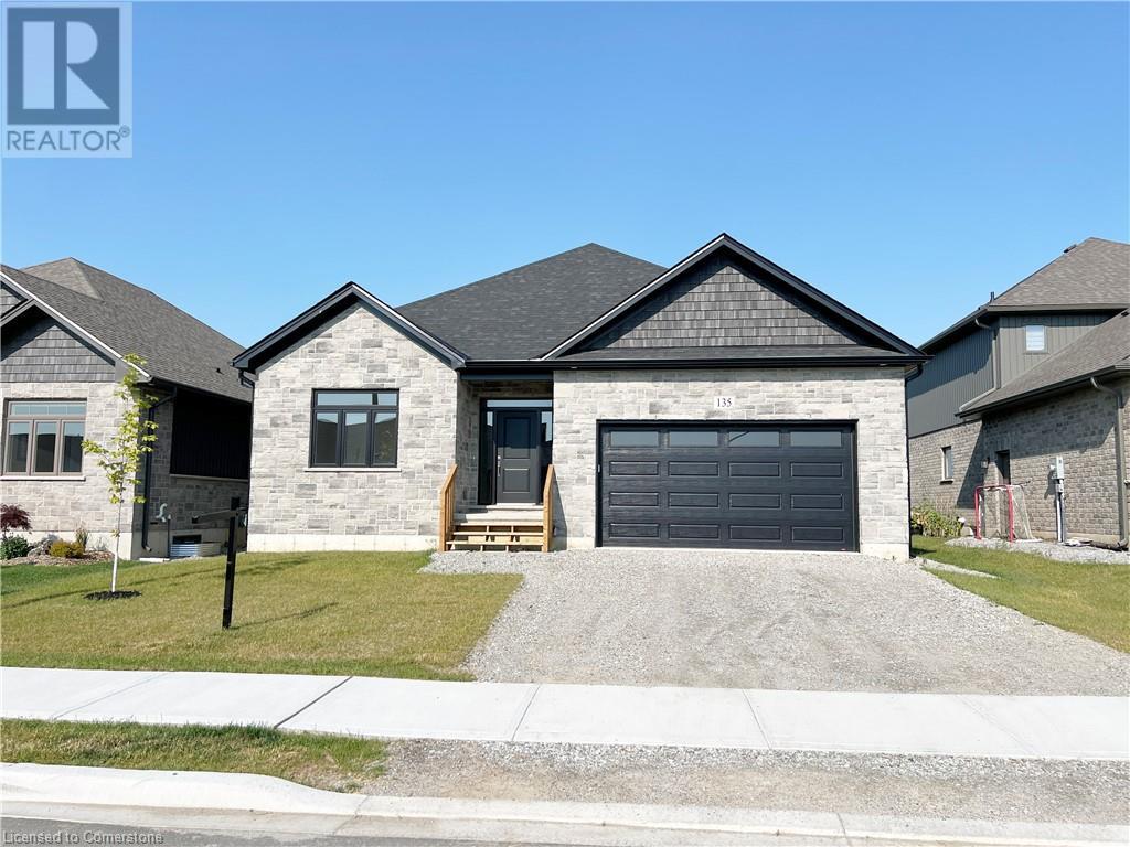 135 Gibbons Street, Waterford, Ontario  N0E 1Y0 - Photo 1 - 40598825