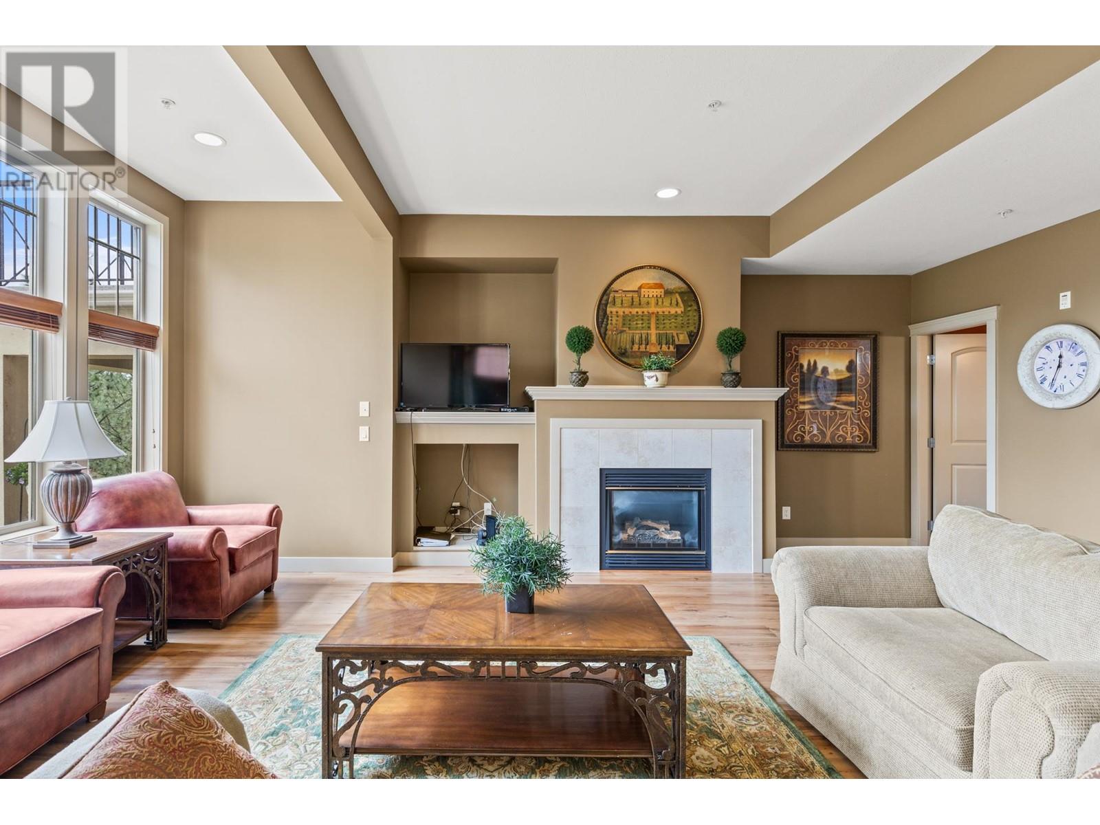 1795 Country Club Drive Unit# 102 Kelowna