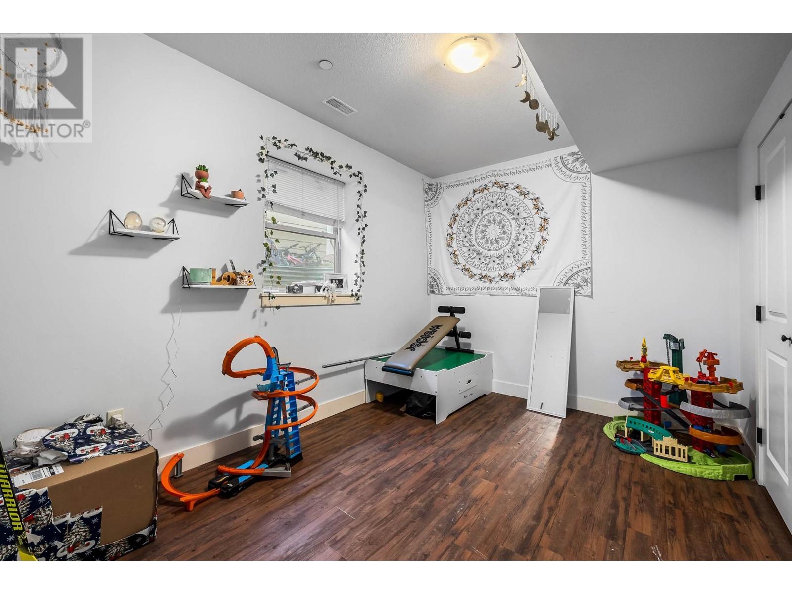 8774 Badger Drive, Kamloops, British Columbia   - Photo 34 - 180578