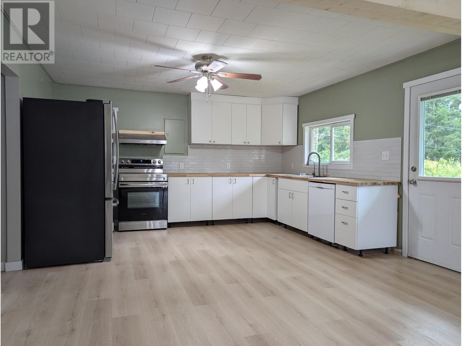 35 Lodge Drive, Clearwater, British Columbia  V0E 1N2 - Photo 10 - 180577