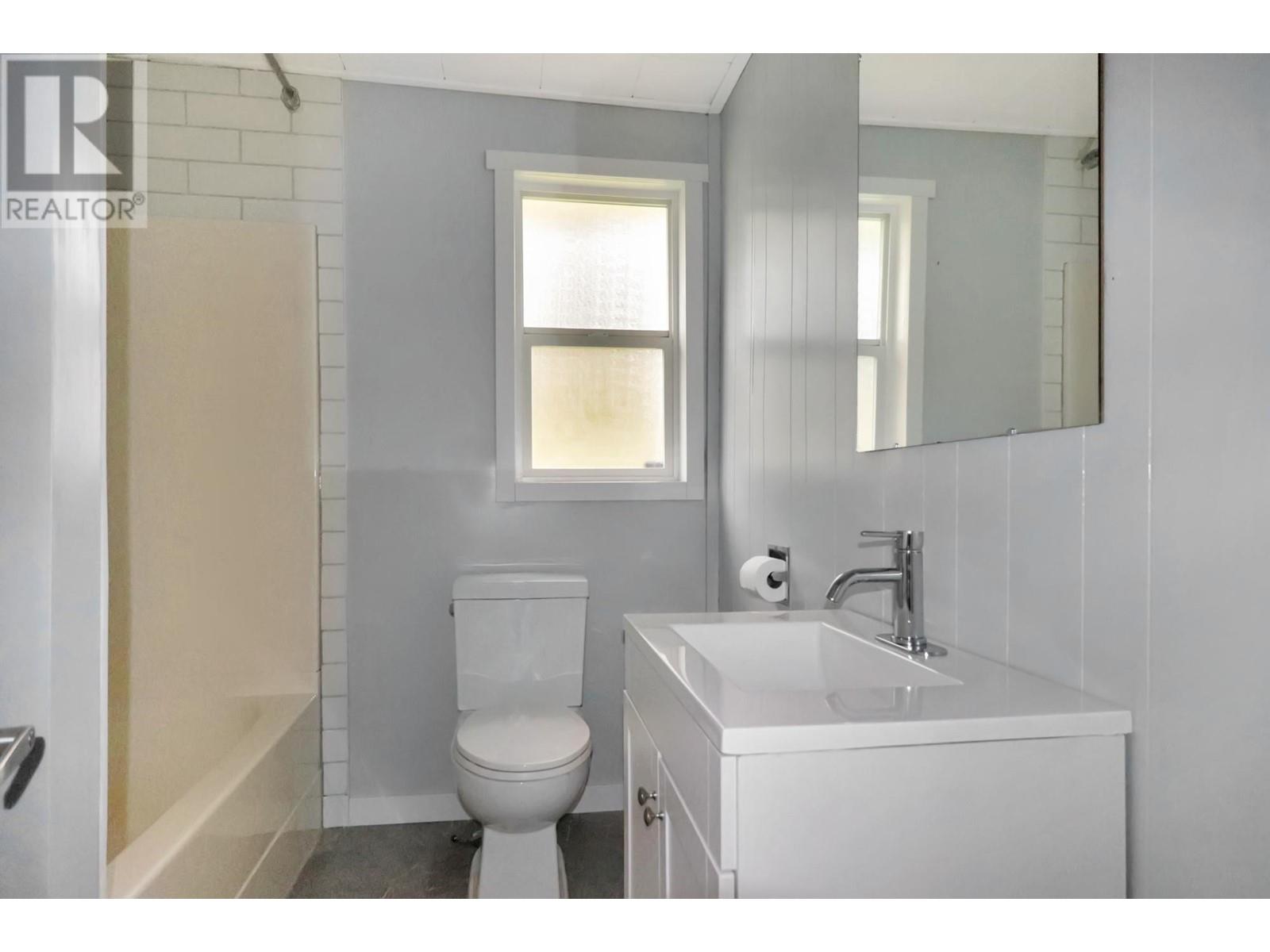 35 Lodge Drive, Clearwater, British Columbia  V0E 1N2 - Photo 19 - 180577