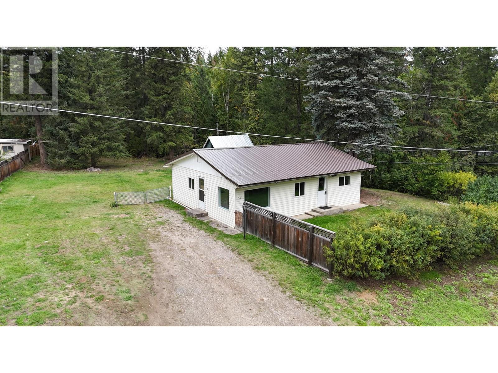 35 Lodge Drive, Clearwater, British Columbia  V0E 1N2 - Photo 2 - 180577