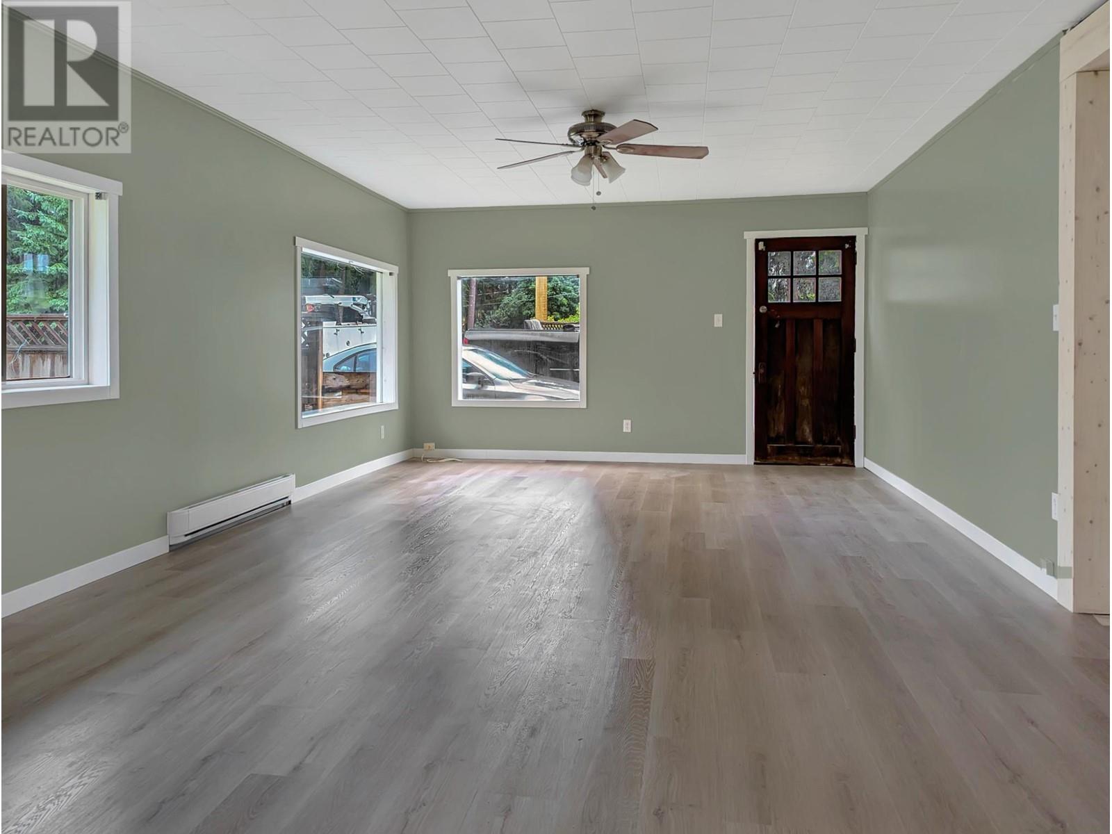 35 Lodge Drive, Clearwater, British Columbia  V0E 1N2 - Photo 3 - 180577