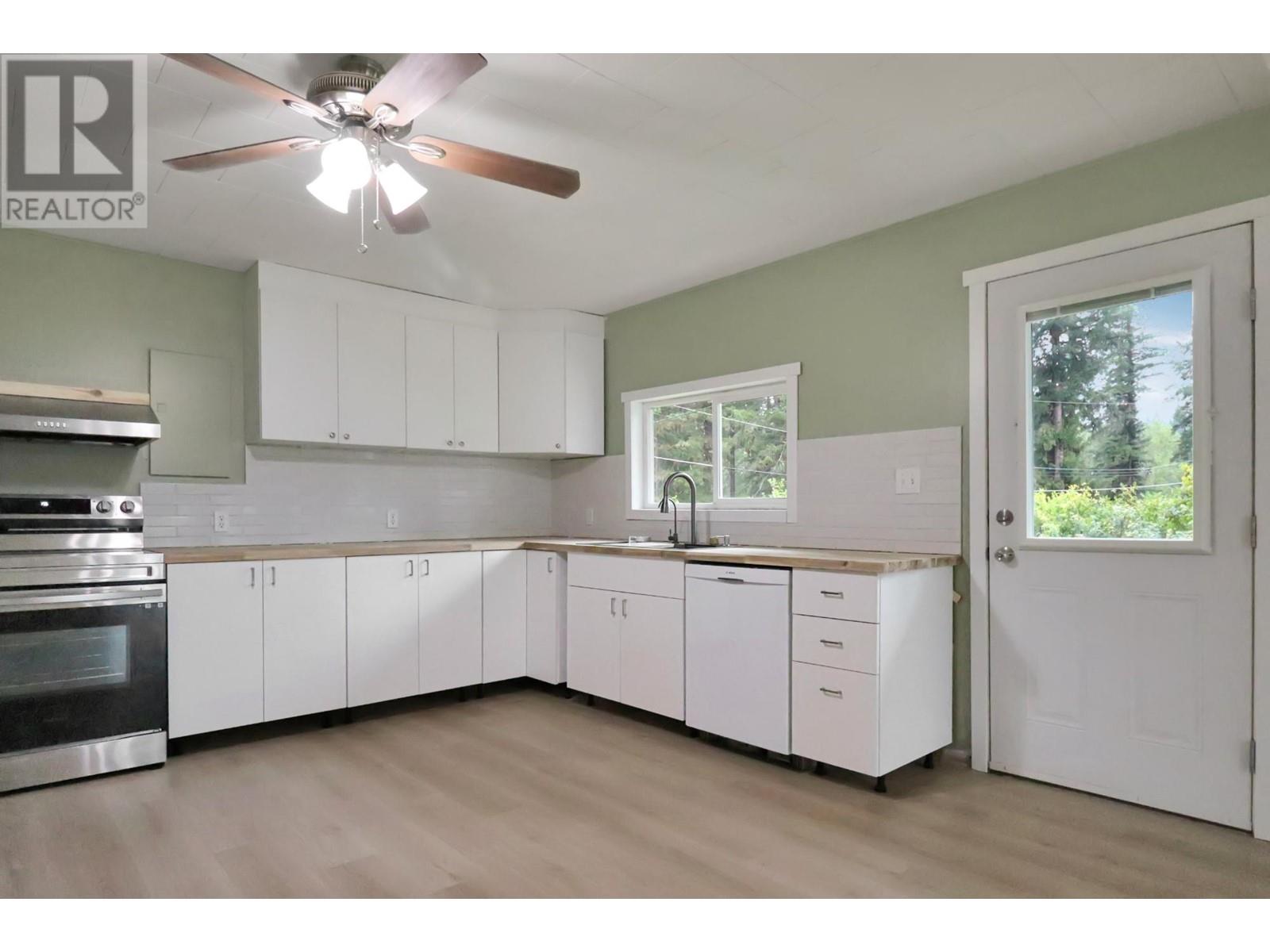 35 Lodge Drive, Clearwater, British Columbia  V0E 1N2 - Photo 6 - 180577