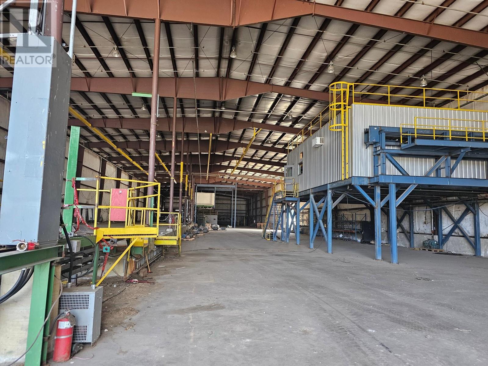 2992 Mccorvie Rd, Clearwater, British Columbia   - Photo 4 - 180583