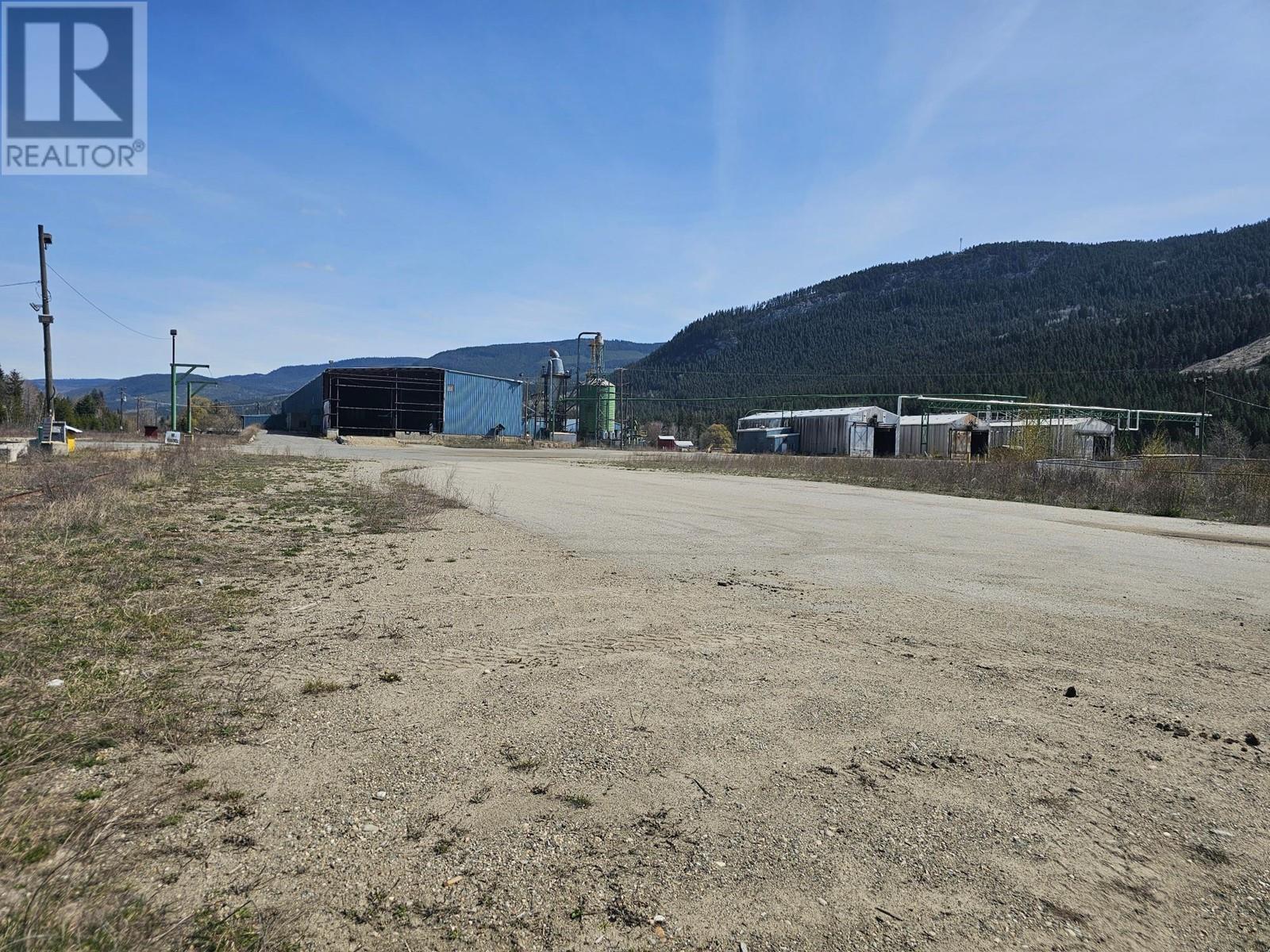 2992 Mccorvie Rd, Clearwater, British Columbia   - Photo 3 - 180583