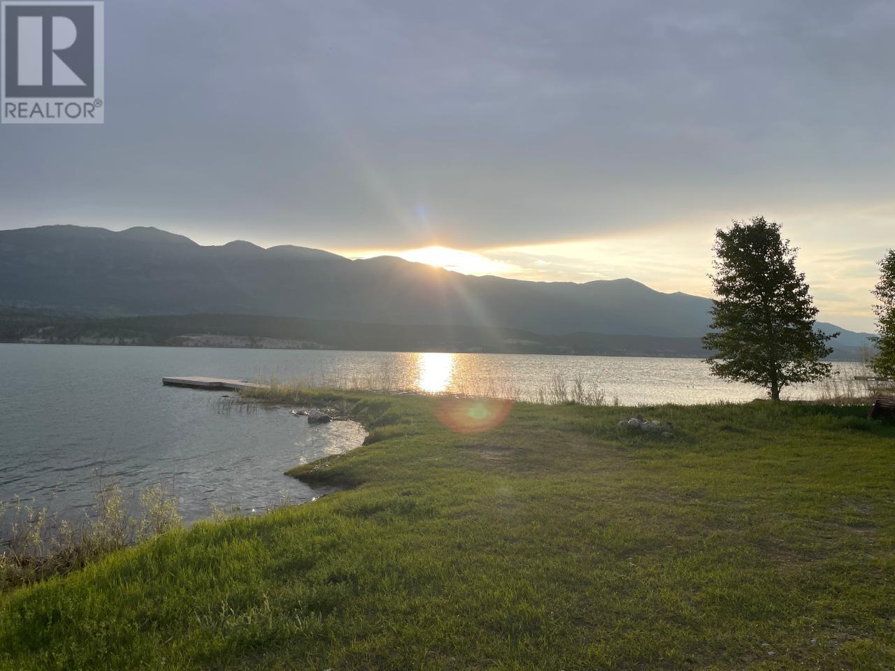8695 Cottage Lane, Canal Flats, British Columbia  V0B 1B0 - Photo 3 - 2479249