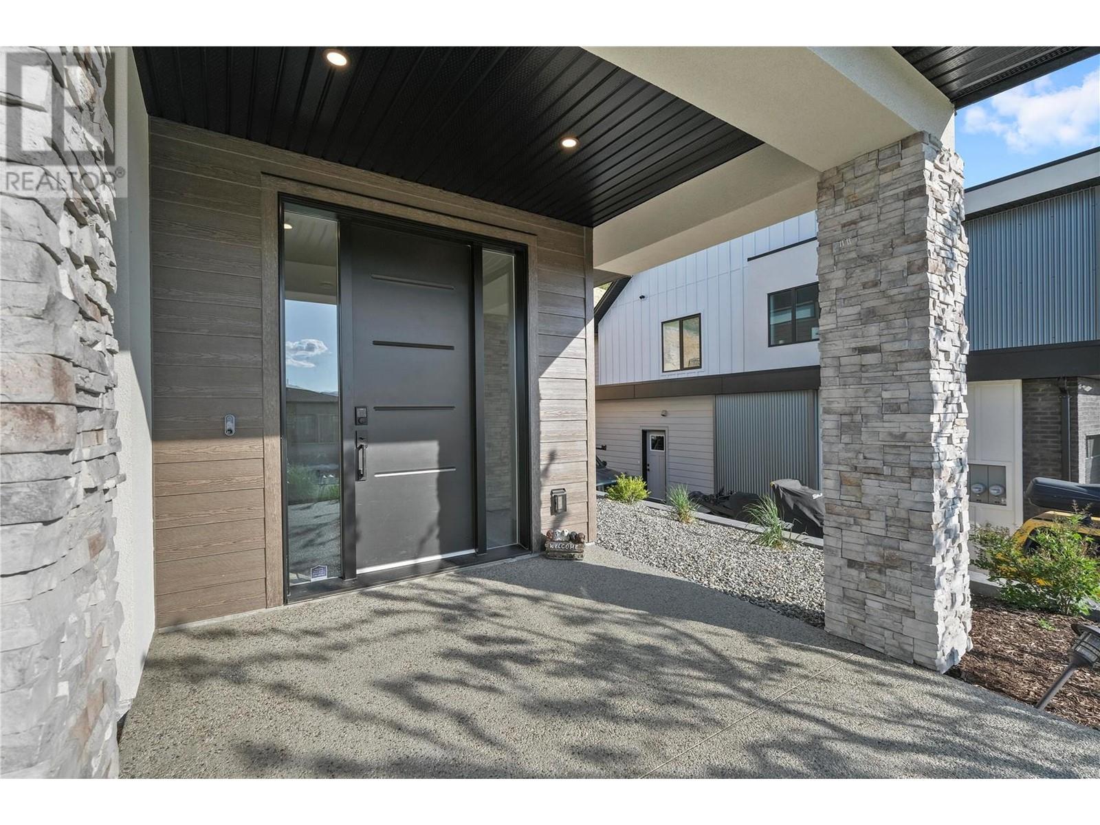 695 Deans Drive, Kelowna, British Columbia  V1P 1A1 - Photo 48 - 10322837