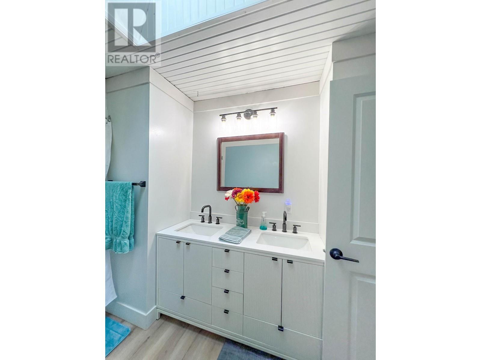 310 Guichon Ave, Merritt, British Columbia  V0K 1Y0 - Photo 7 - 180269