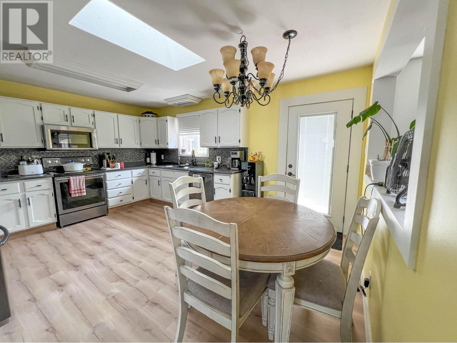 310 Guichon Ave, Merritt, British Columbia  V0K 1Y0 - Photo 4 - 180269