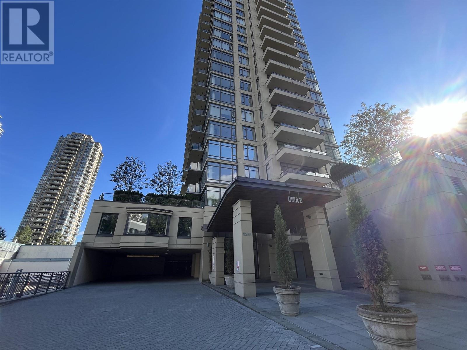 Listing Picture 2 of 17 : 2003 4250 DAWSON STREET, Burnaby / 本拿比 - 魯藝地產 Yvonne Lu Group - MLS Medallion Club Member