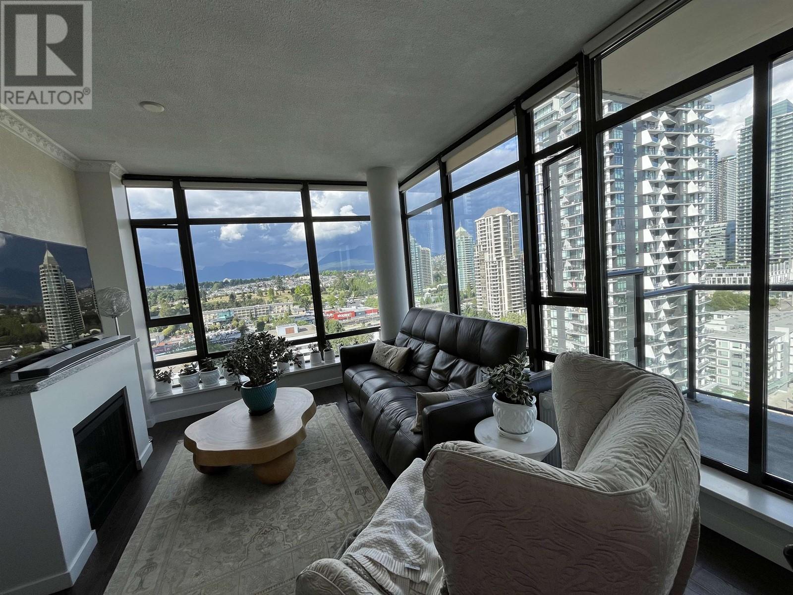Listing Picture 7 of 17 : 2003 4250 DAWSON STREET, Burnaby / 本拿比 - 魯藝地產 Yvonne Lu Group - MLS Medallion Club Member