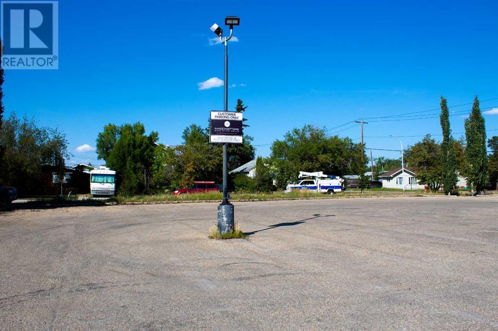 10512 100 Avenue, Grande Prairie, Alberta  T8V 0V9 - Photo 5 - A2159382