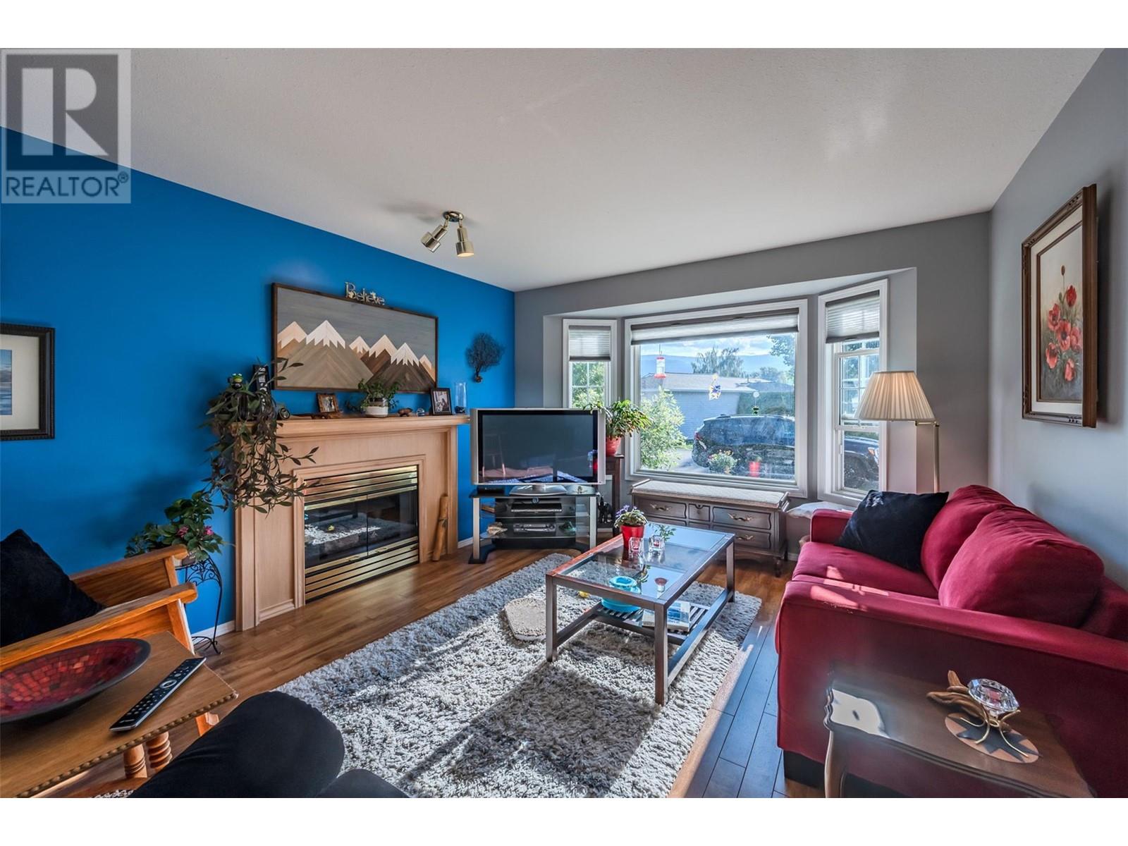 Property at 335 FALCON Drive image 3