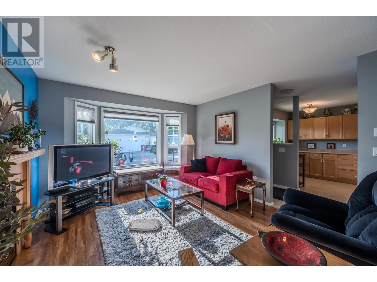 Property at 335 FALCON Drive image 4