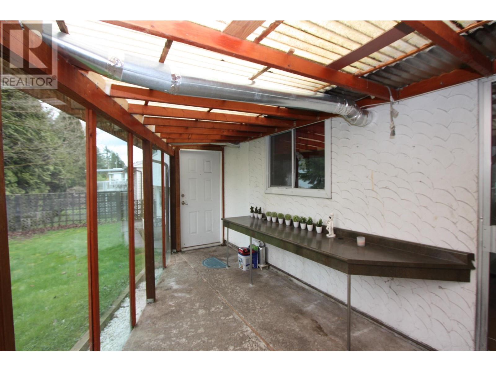 Listing Picture 19 of 19 : 5685 FOREST STREET, Burnaby / 本拿比 - 魯藝地產 Yvonne Lu Group - MLS Medallion Club Member