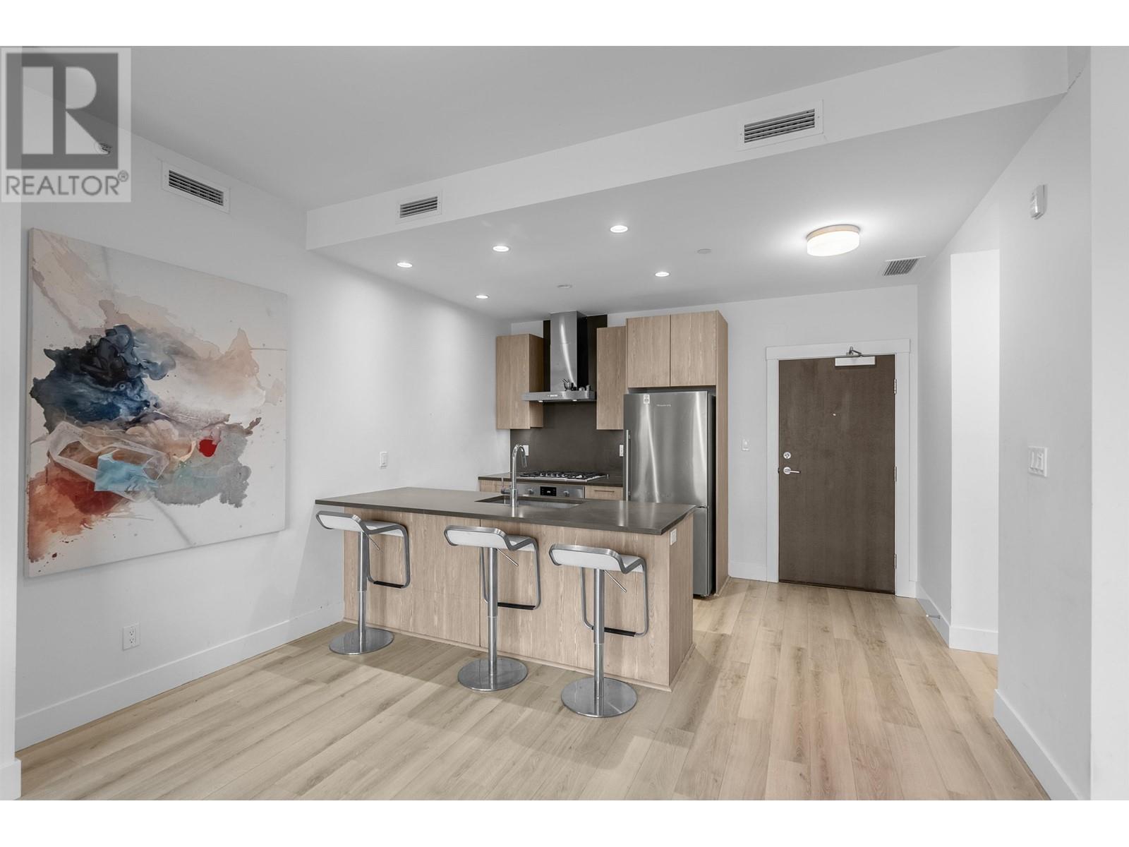 Listing Picture 14 of 40 : 911 10780 NO. 5 ROAD, Richmond / 烈治文 - 魯藝地產 Yvonne Lu Group - MLS Medallion Club Member
