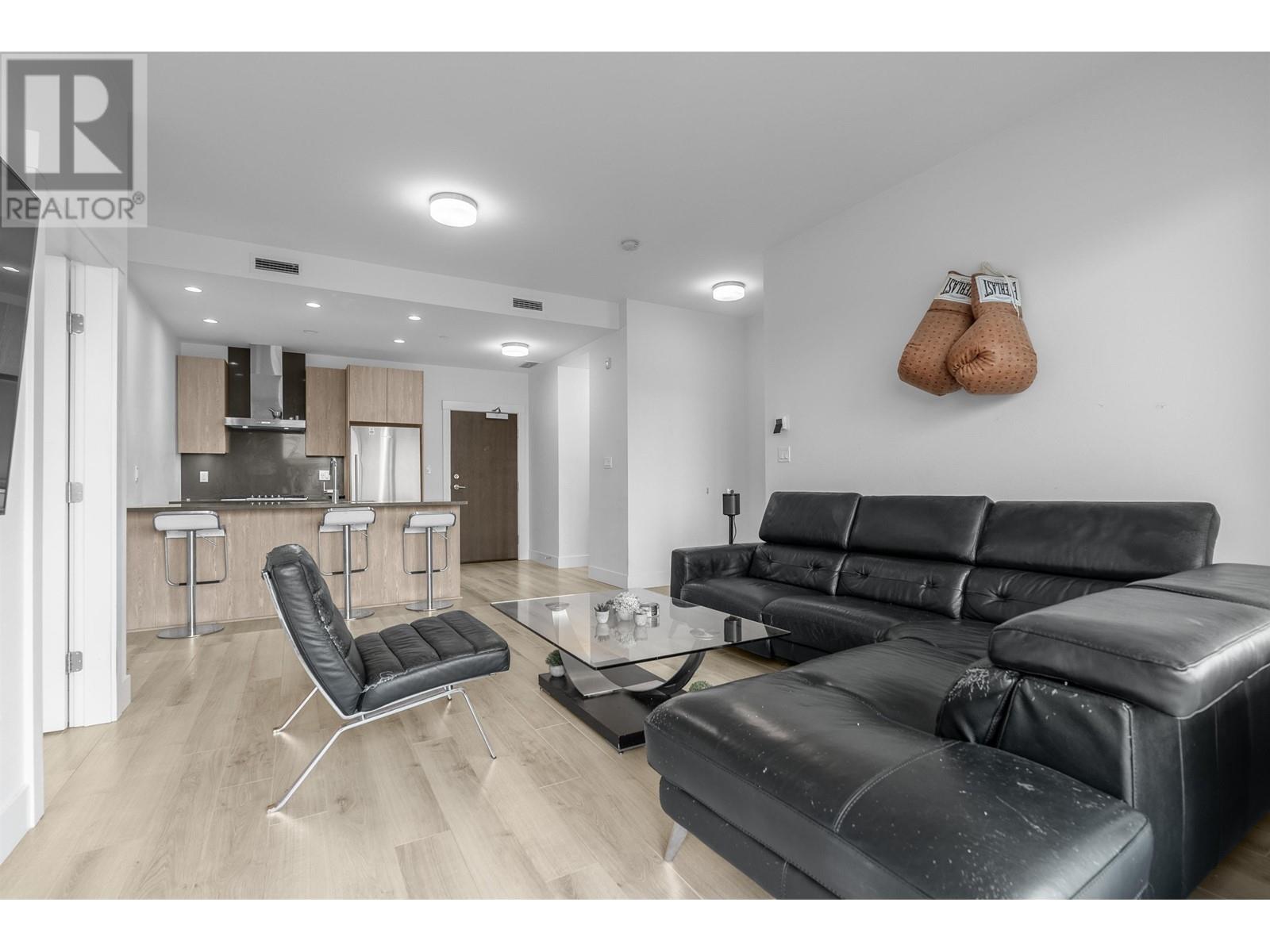 Listing Picture 17 of 40 : 911 10780 NO. 5 ROAD, Richmond / 烈治文 - 魯藝地產 Yvonne Lu Group - MLS Medallion Club Member