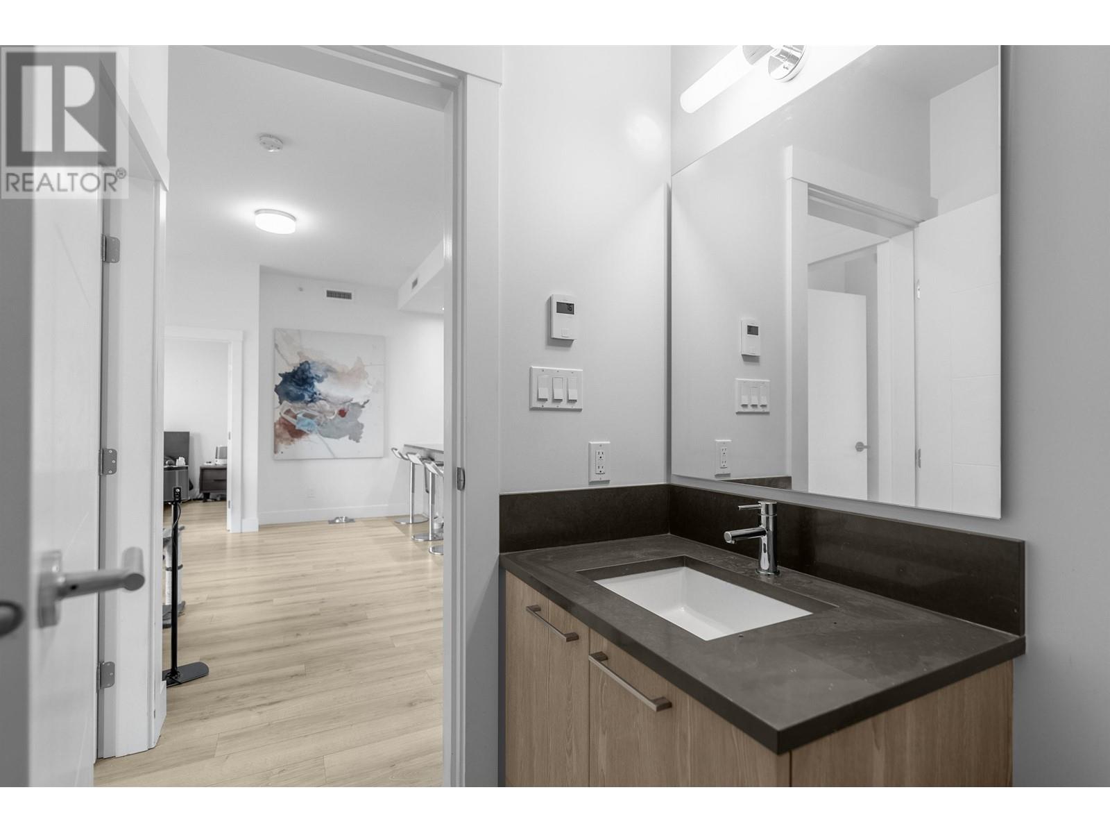 Listing Picture 23 of 40 : 911 10780 NO. 5 ROAD, Richmond / 烈治文 - 魯藝地產 Yvonne Lu Group - MLS Medallion Club Member