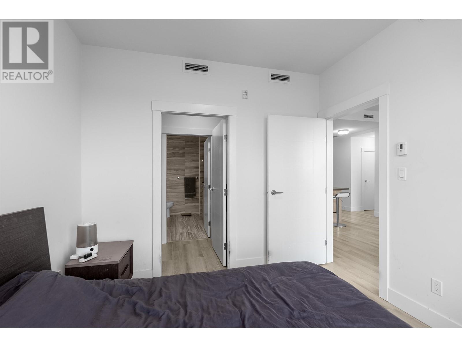 Listing Picture 25 of 40 : 911 10780 NO. 5 ROAD, Richmond / 烈治文 - 魯藝地產 Yvonne Lu Group - MLS Medallion Club Member