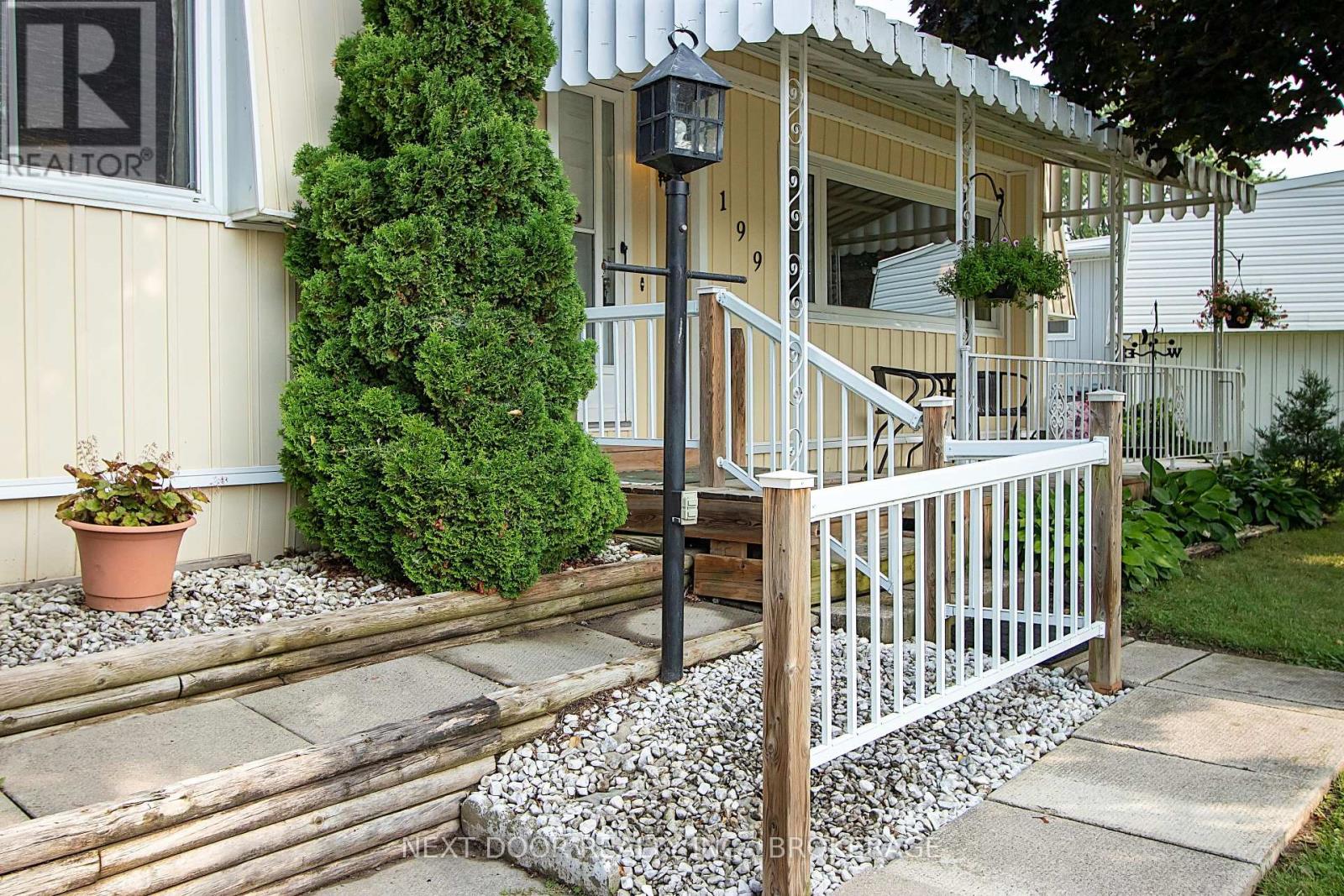 199 Pebble Beach Parkway, South Huron, Ontario  N0M 1T0 - Photo 5 - X9271805