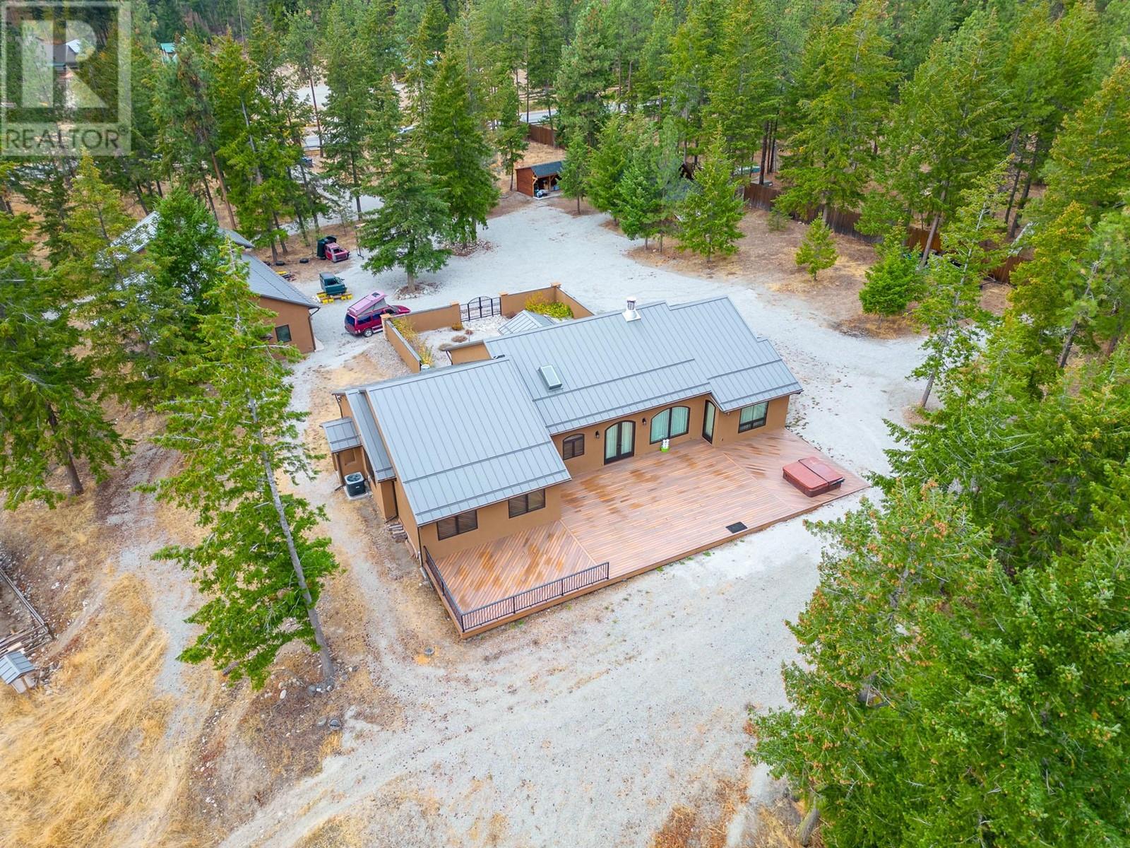 4335 Maxwell Road Peachland