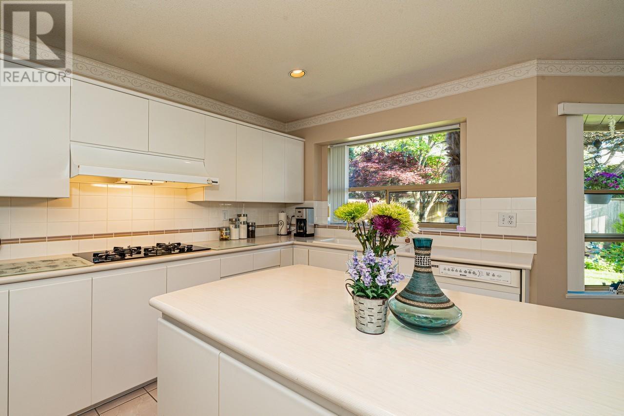 Listing Picture 12 of 30 : 3540 RIVER ROAD, Richmond / 烈治文 - 魯藝地產 Yvonne Lu Group - MLS Medallion Club Member