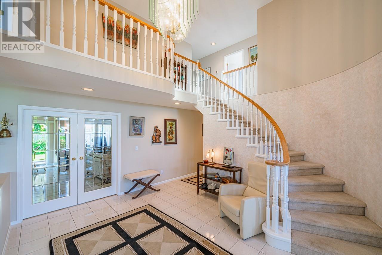 Listing Picture 2 of 30 : 3540 RIVER ROAD, Richmond / 烈治文 - 魯藝地產 Yvonne Lu Group - MLS Medallion Club Member