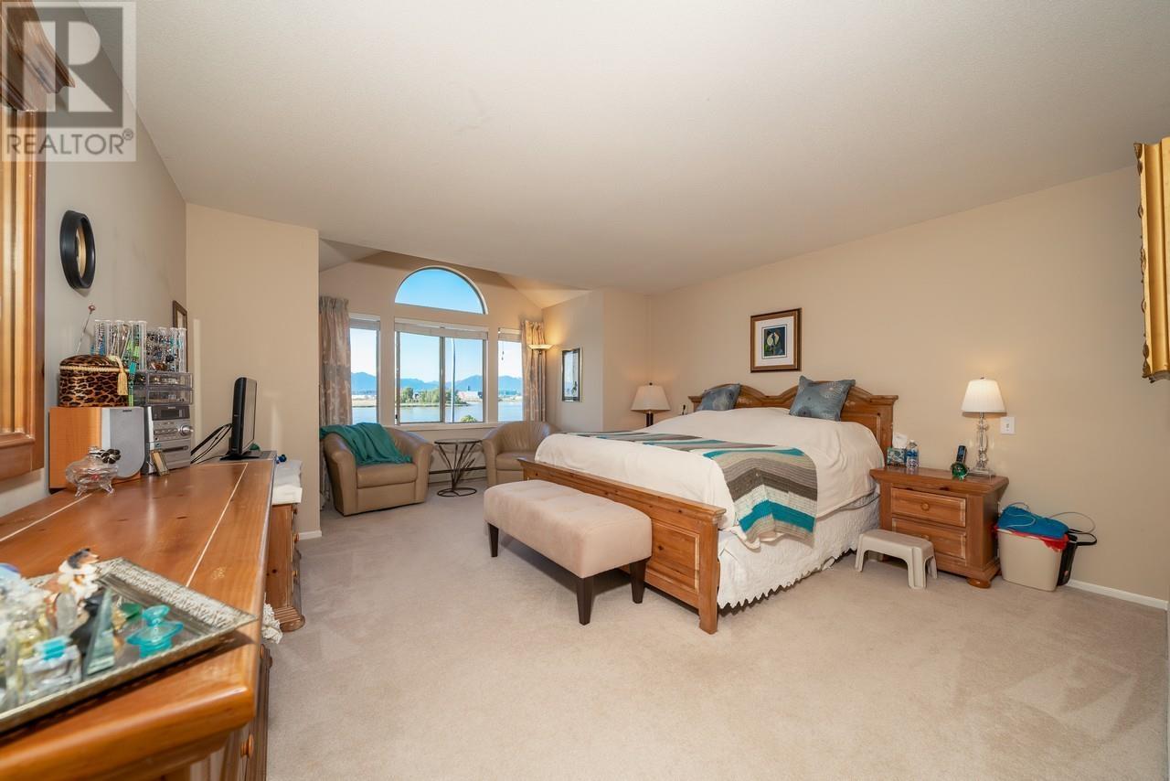 Listing Picture 16 of 30 : 3540 RIVER ROAD, Richmond / 烈治文 - 魯藝地產 Yvonne Lu Group - MLS Medallion Club Member