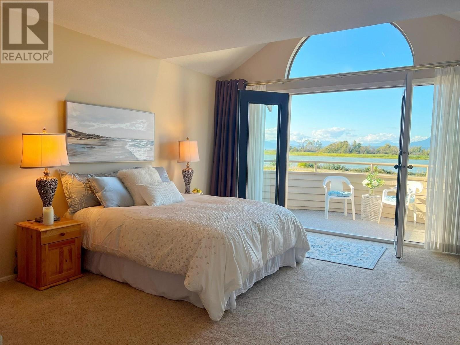 Listing Picture 24 of 30 : 3540 RIVER ROAD, Richmond / 烈治文 - 魯藝地產 Yvonne Lu Group - MLS Medallion Club Member