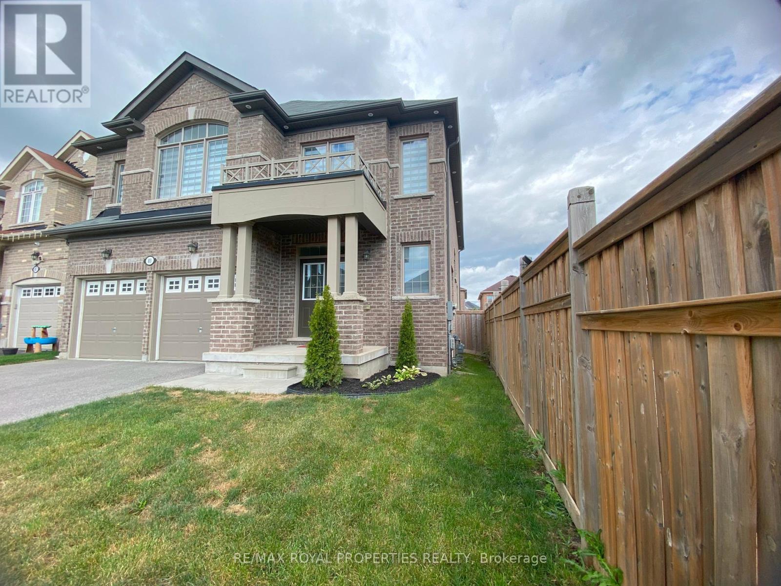 83 Whitehand Drive, Clarington (Newcastle), Ontario  L1B 0L2 - Photo 3 - E9272052