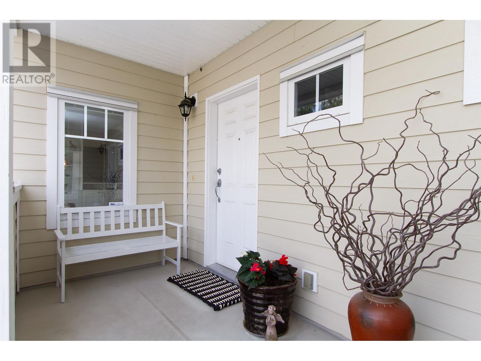 16 1200 Edgewater Drive, Squamish, British Columbia  V8B 0E7 - Photo 3 - R2918838