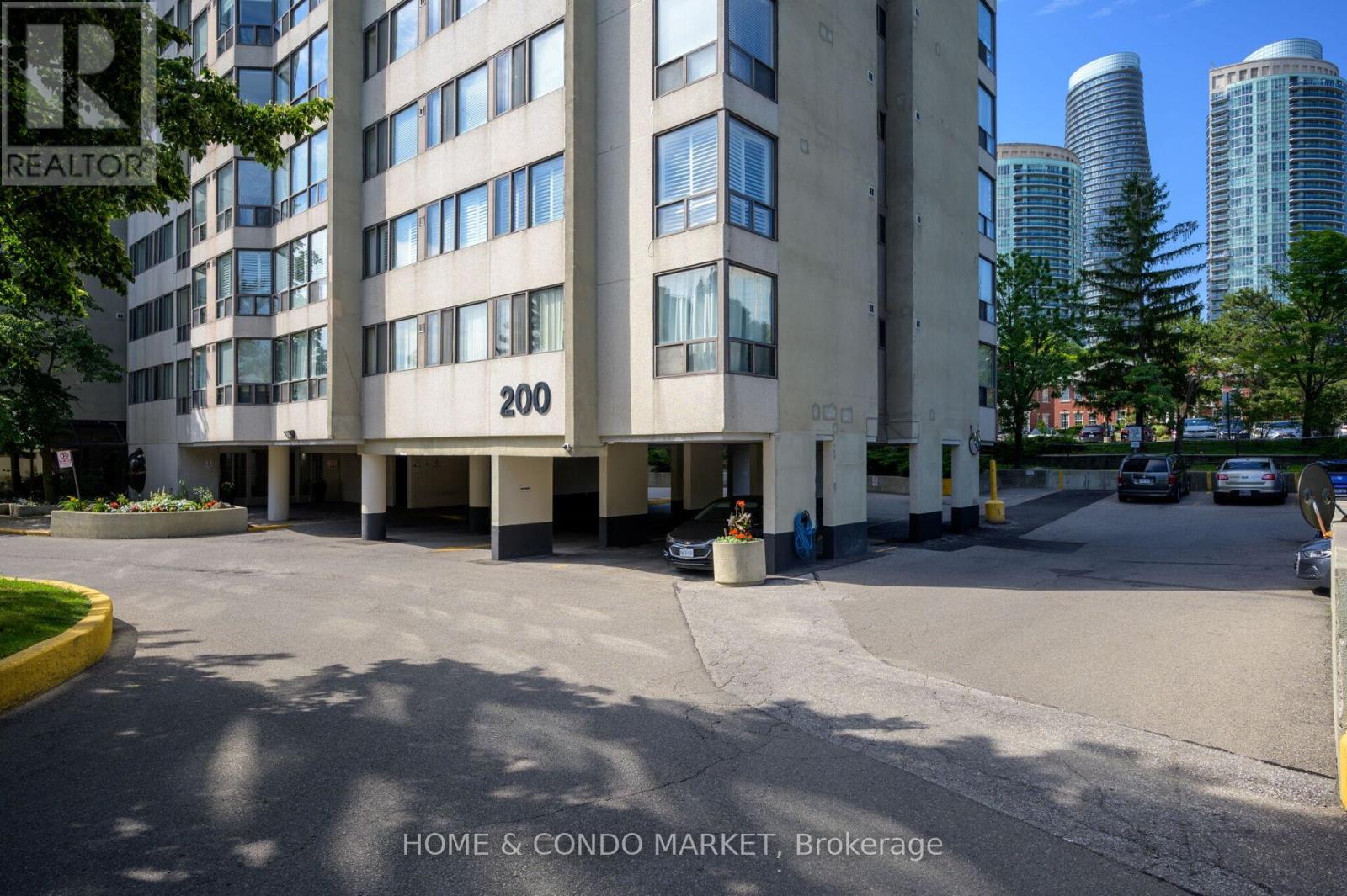 604 - 200 Robert Speck Parkway, Mississauga (City Centre), Ontario  L4Z 1S3 - Photo 2 - W9276742