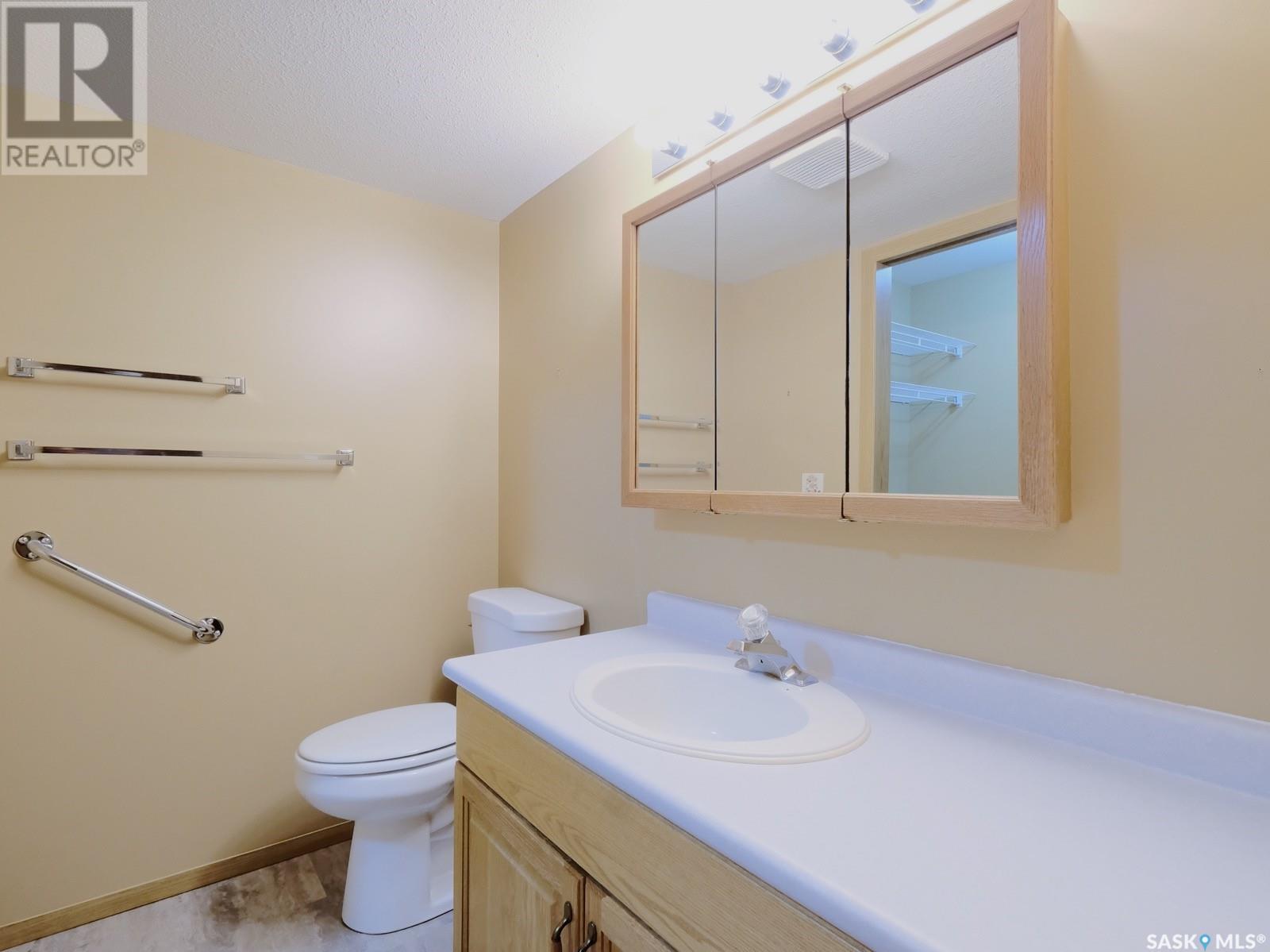 202 212 3rd Avenue E, Rosetown, Saskatchewan  S0L 2V0 - Photo 24 - SK981877