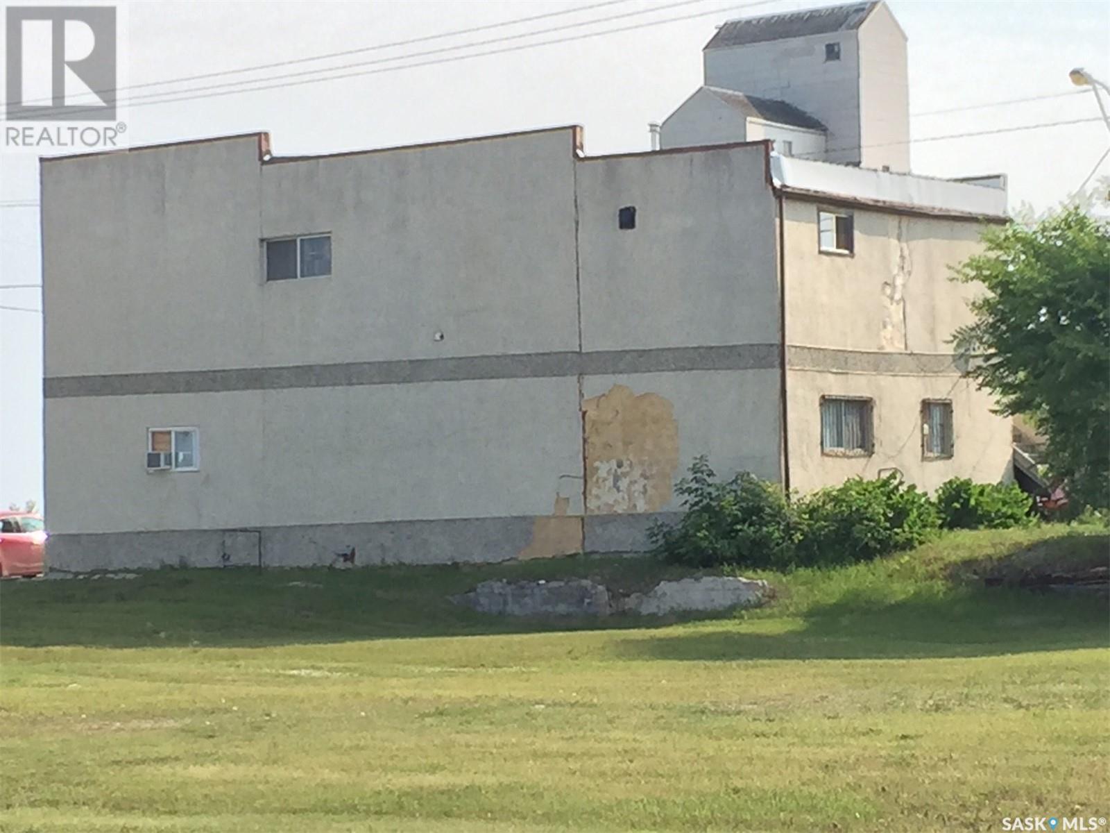 101 Railway Avenue, Hudson Bay, Saskatchewan  S0E 0Y0 - Photo 2 - SK981813